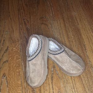 UGG | Toddler Tasman Girl's Chestnut/Tan Suede Slippers Size US 12